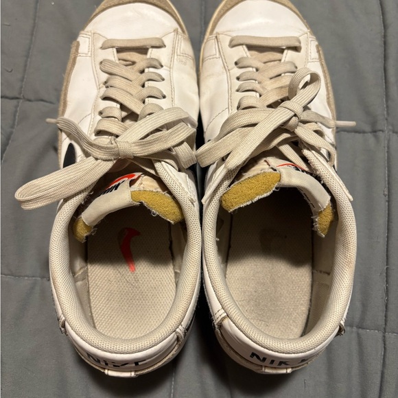 NIKE Women’s Blazer Low Platform Sneakers Size 9 - Picture 7 of 9